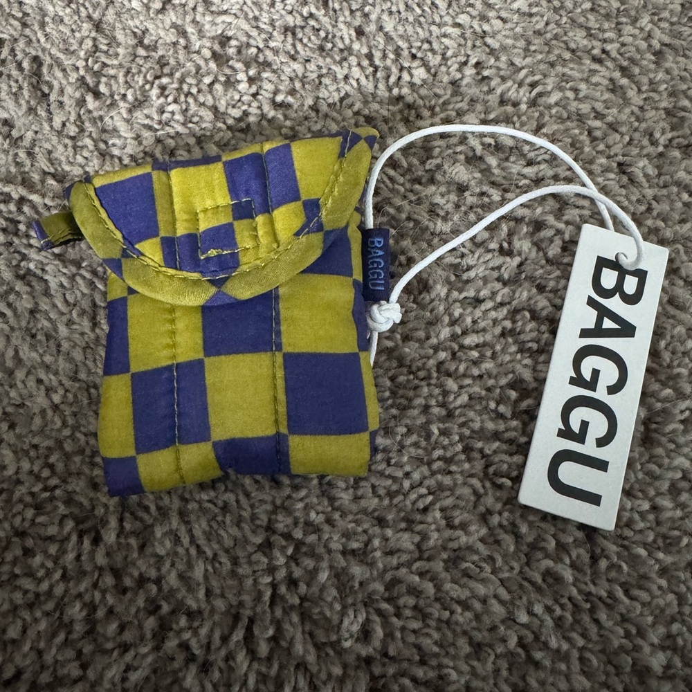 NWT Baggu - Puffy Earbuds Case - Pear Navy Check